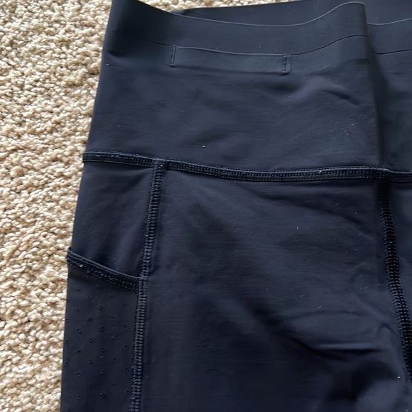 Lululemon legging size 6 - Picture 3 of 7